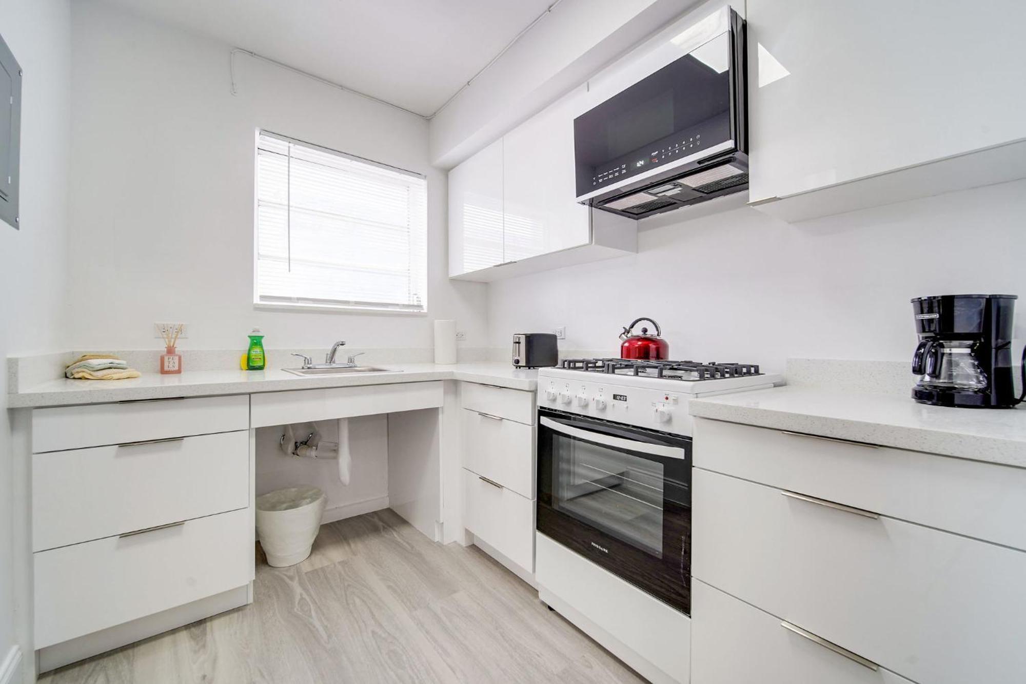 Deco Beachside Apt, W/2 Queen Beds, Washer/Dryer Miami Beach Exterior foto